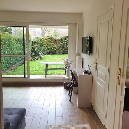 Appartement Avec Jardin Prive - 2 A 4 Voyageur Chaville Bagian luar foto