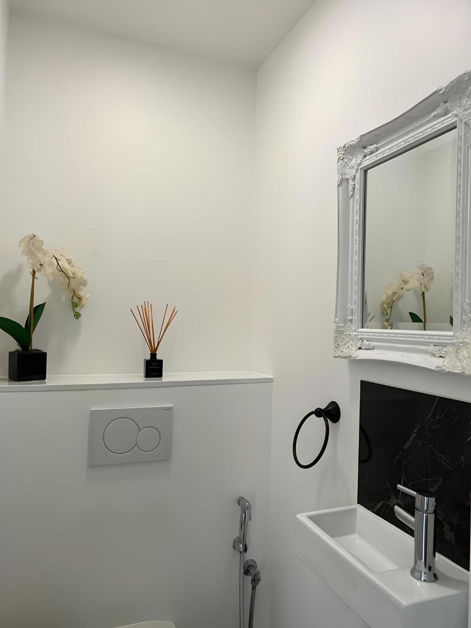 Appartement Avec Jardin Prive - 2 A 4 Voyageur Chaville Bagian luar foto