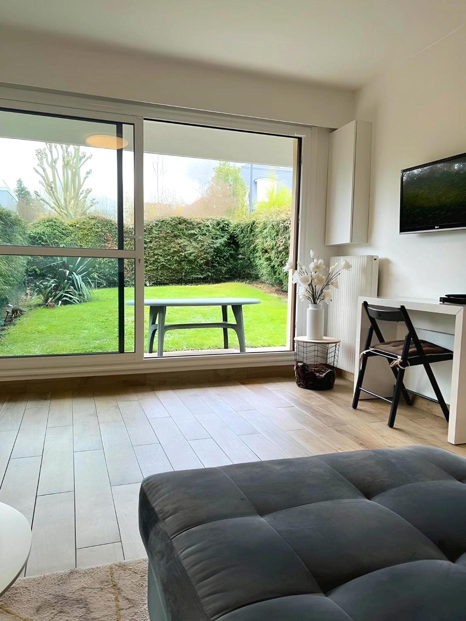 Appartement Avec Jardin Prive - 2 A 4 Voyageur Chaville Bagian luar foto