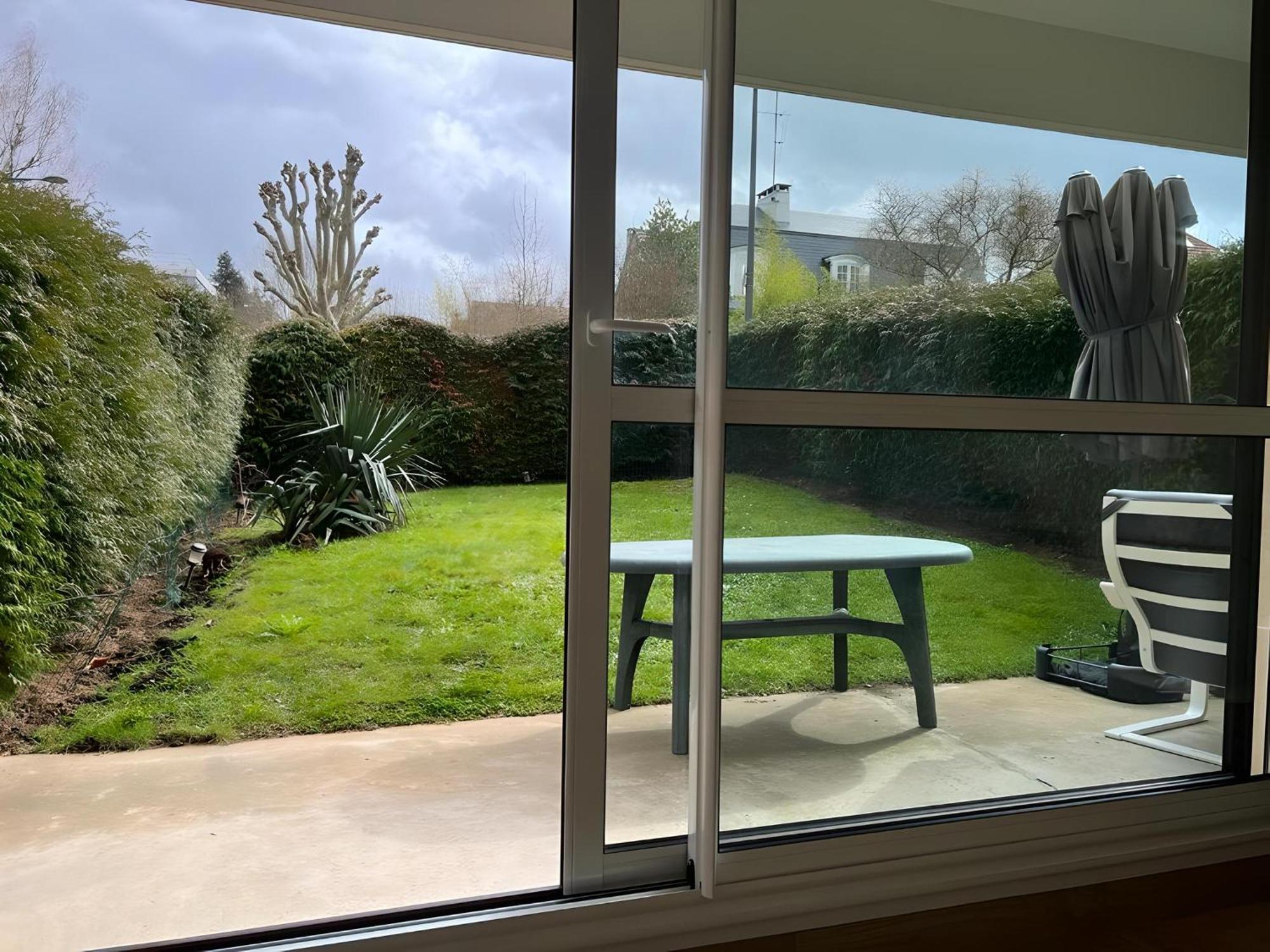 Appartement Avec Jardin Prive - 2 A 4 Voyageur Chaville Bagian luar foto