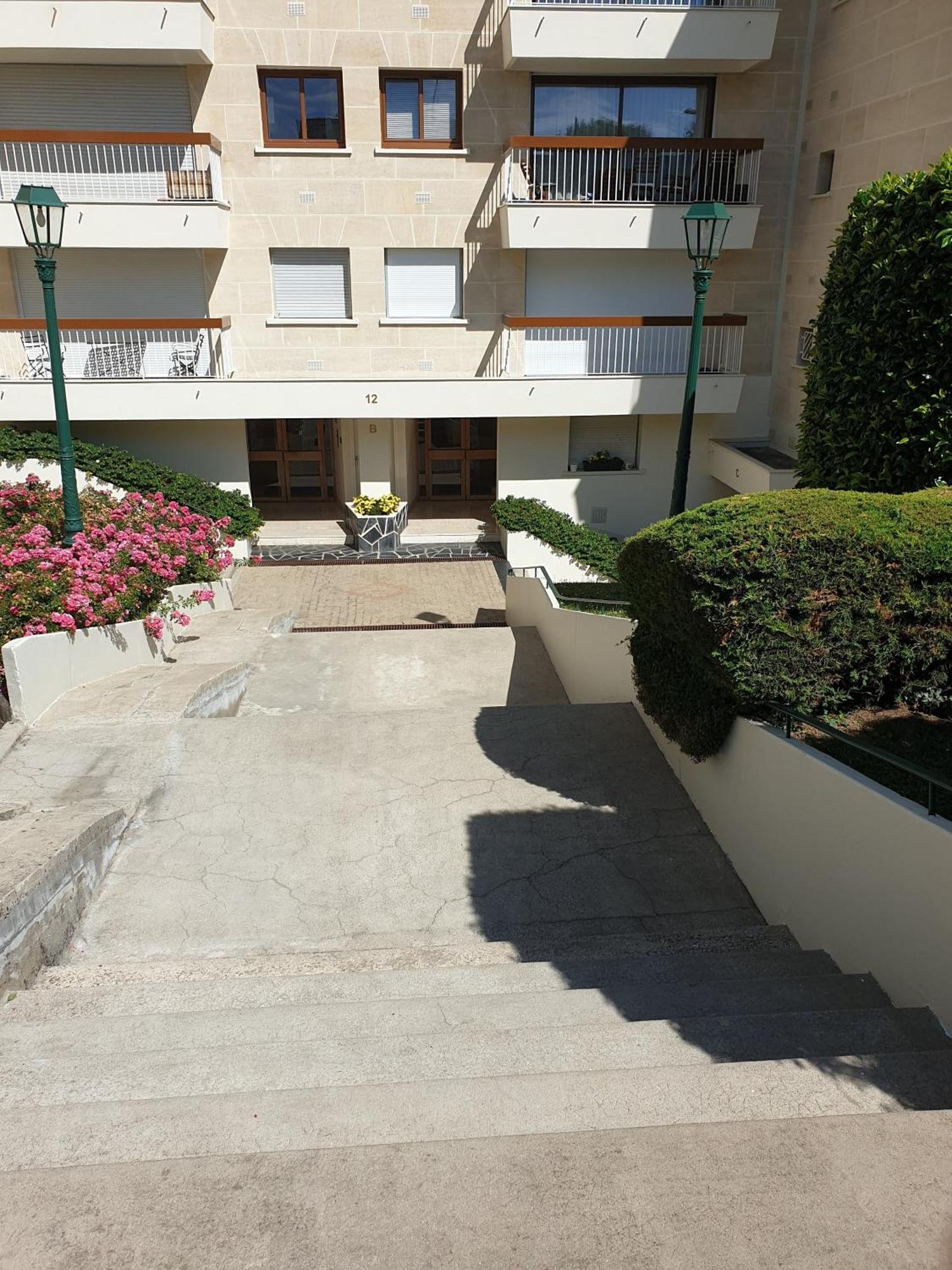 Appartement Avec Jardin Prive - 2 A 4 Voyageur Chaville Bagian luar foto